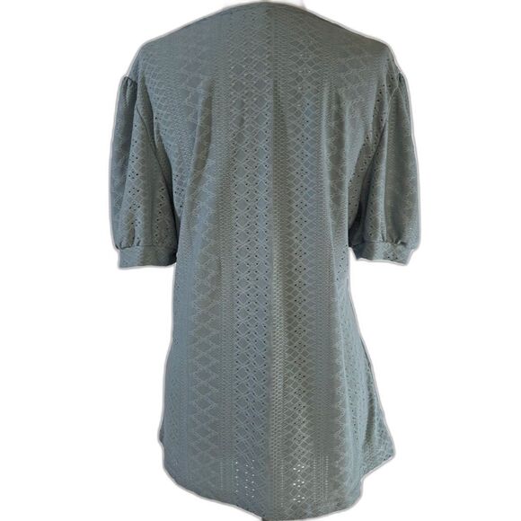 Beautiful Slimming Knit Top With Lacy V Neck Size Medium - Picture 8 of 8